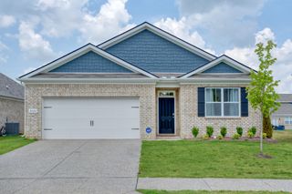8066 Forest Hills Dr, Spring Hill, TN 37174