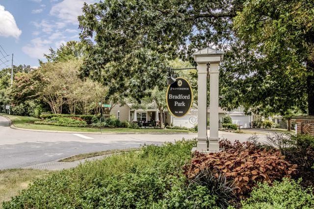 1067 Bradford Park Rd, Mount Juliet, TN 37122