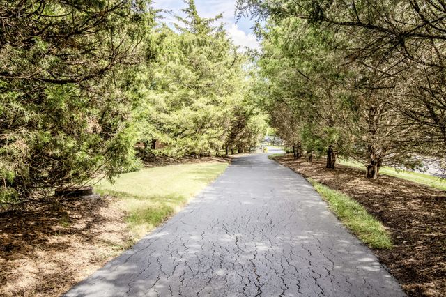 1067 Bradford Park Rd, Mount Juliet, TN 37122
