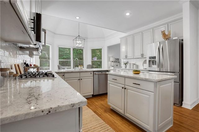 550 Heron Run Court, Milton, GA 30004
