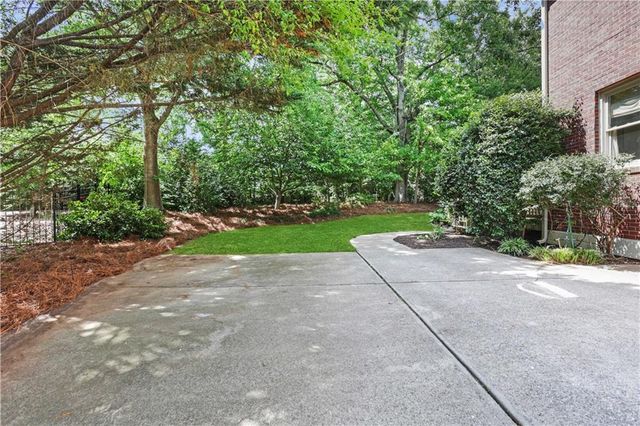 550 Heron Run Court, Milton, GA 30004