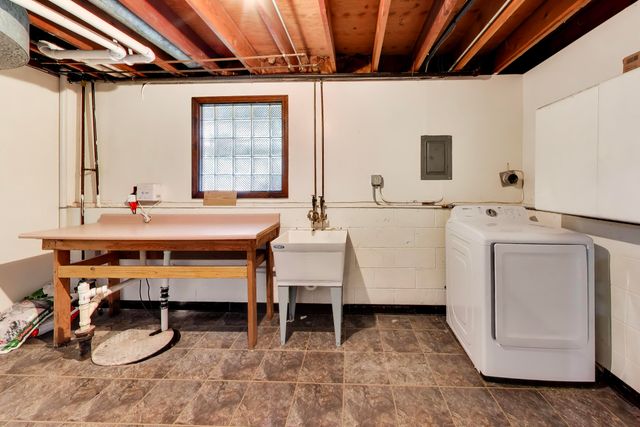 1138 Fran Lin Pkwy, Munster, IN 46321