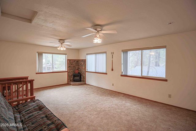 1390 E LOBO Lane, Munds Park, AZ 86017