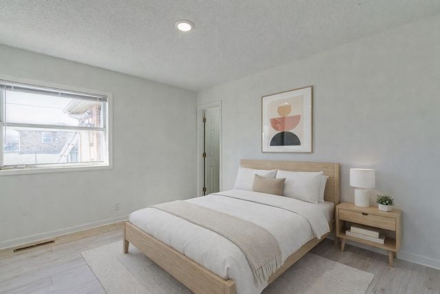 7035 W Newell St, Wichita, KS 67212