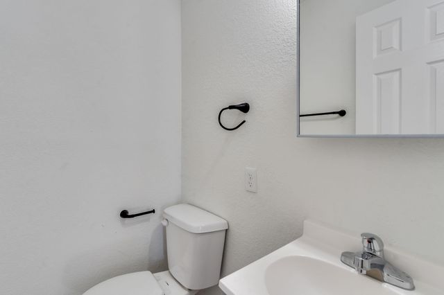 7035 W Newell St, Wichita, KS 67212