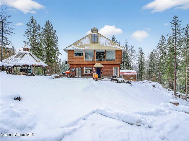 483 Paradise LN, Pinehurst, ID 83850