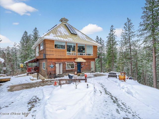 483 Paradise LN, Pinehurst, ID 83850