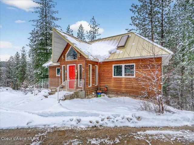 483 Paradise LN, Pinehurst, ID 83850
