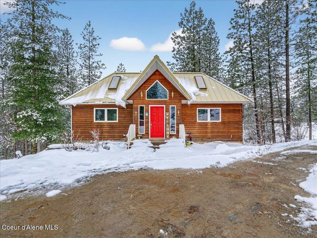 483 Paradise LN, Pinehurst, ID 83850