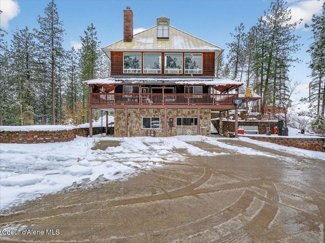 483 Paradise LN, Pinehurst, ID 83850