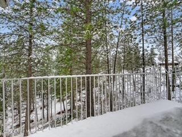 483 Paradise LN, Pinehurst, ID 83850