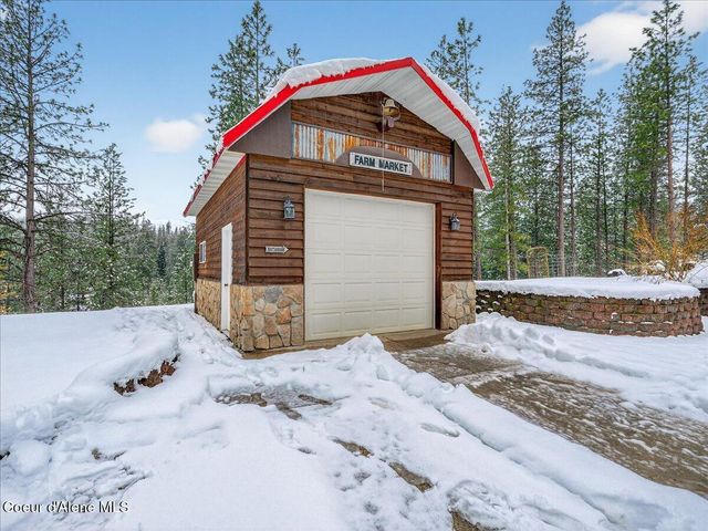 483 Paradise LN, Pinehurst, ID 83850