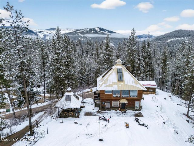 483 Paradise LN, Pinehurst, ID 83850