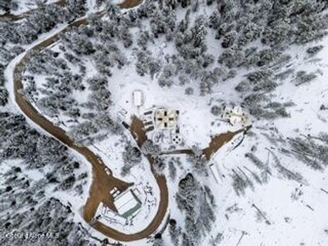 483 Paradise LN, Pinehurst, ID 83850