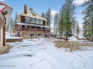 483 Paradise LN, Pinehurst, ID 83850