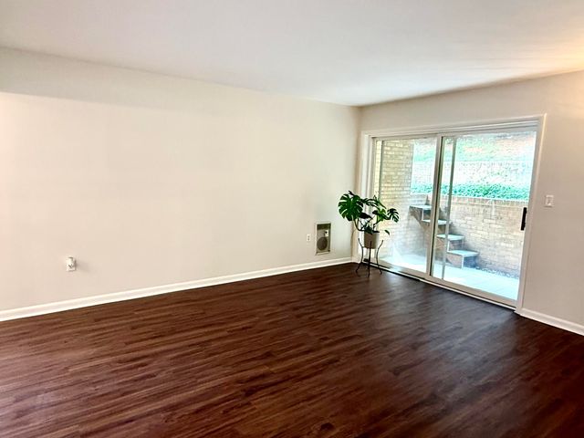 5260 Crossbow Cir Unit 1B, Roanoke, VA 24018