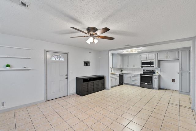 2910 San Augustine Avenue, Pasadena, TX 77503