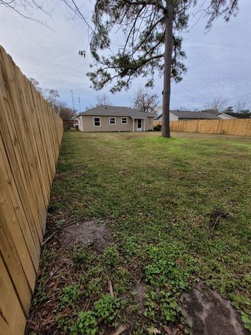 7617 Delavan Drive, Houston, TX 77028