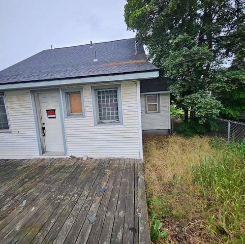 1221 E Indiana Ave, Spokane, WA 99207