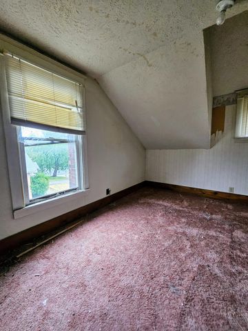 1221 E Indiana Ave, Spokane, WA 99207