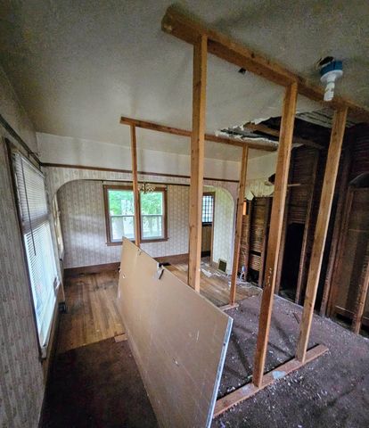 1221 E Indiana Ave, Spokane, WA 99207