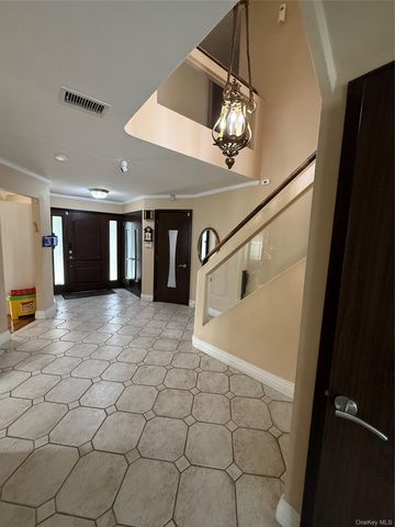 528 Halevy Drive, Cedarhurst, NY 11516