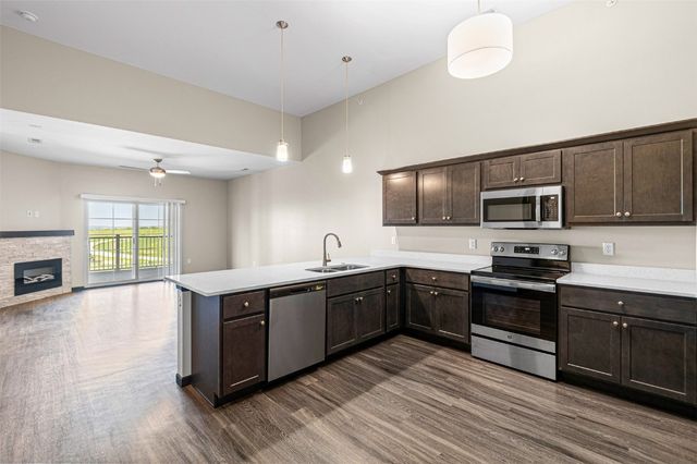 2877 Spring Rose Circle 211, Coralville, IA 52241