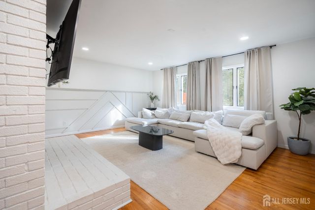 609 Old Stage Road, Spotswood, NJ 08884