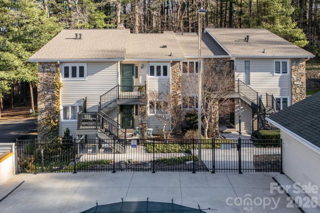 321 Britton Creek Drive, Hendersonville, NC 28791
