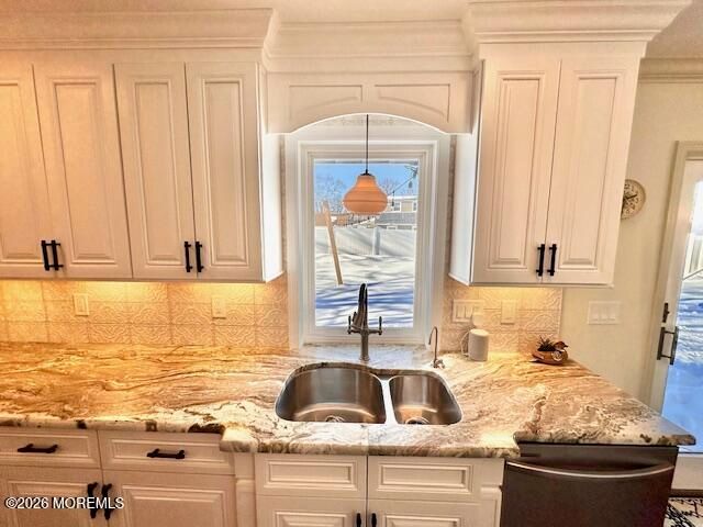 8 Willow Court, Parlin, NJ 08859