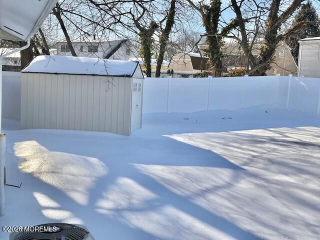 8 Willow Court, Parlin, NJ 08859