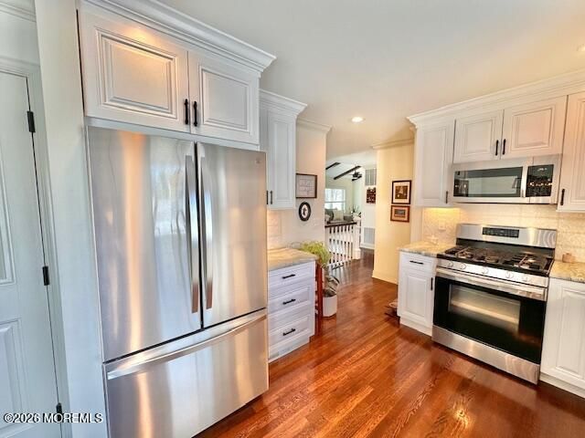 8 Willow Court, Parlin, NJ 08859