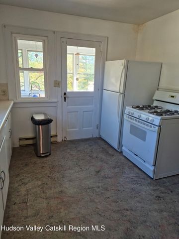 28 North Manheim Boulevard, New Paltz, NY 12561