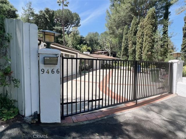 9466 Hidden Valley Place, Beverly Hills, CA 90210