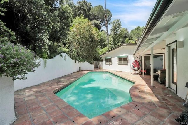 9466 Hidden Valley Place, Beverly Hills, CA 90210