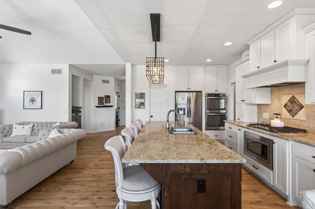 14302 Shore Crest Drive NW, Prior Lake, MN 55372