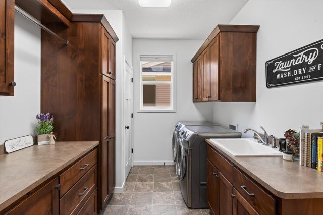 14302 Shore Crest Drive NW, Prior Lake, MN 55372