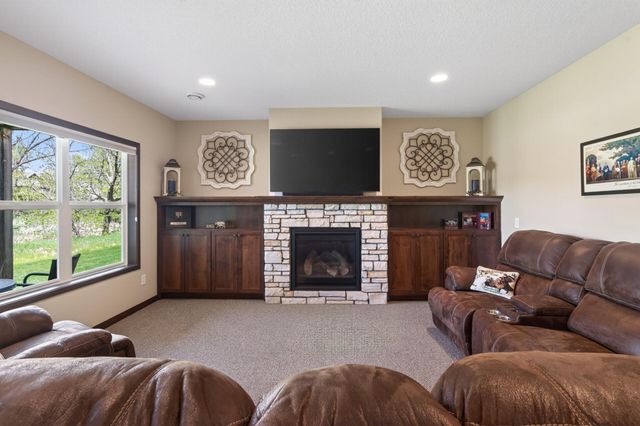 14302 Shore Crest Drive NW, Prior Lake, MN 55372