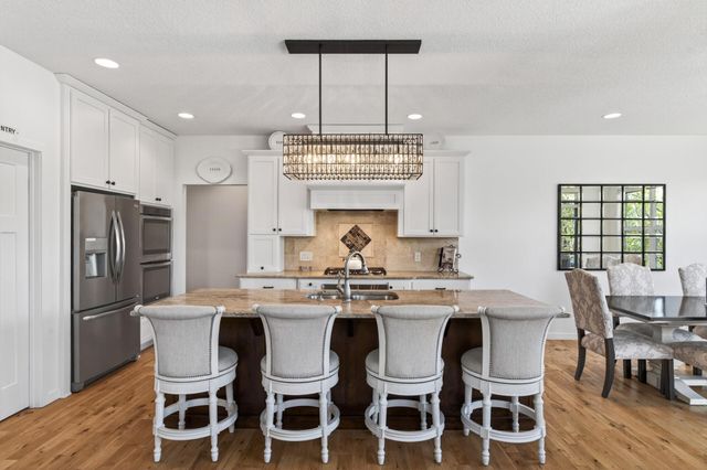 14302 Shore Crest Drive NW, Prior Lake, MN 55372