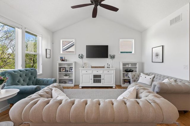14302 Shore Crest Drive NW, Prior Lake, MN 55372
