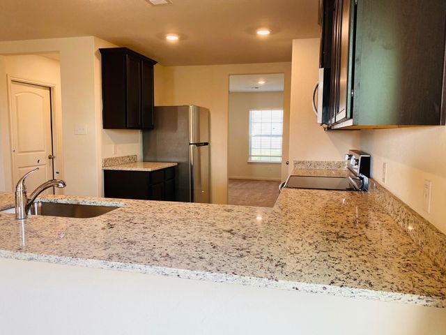 1017 Riverdale CV, Jarrell, TX 76537