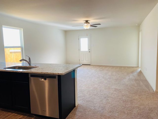 1017 Riverdale CV, Jarrell, TX 76537