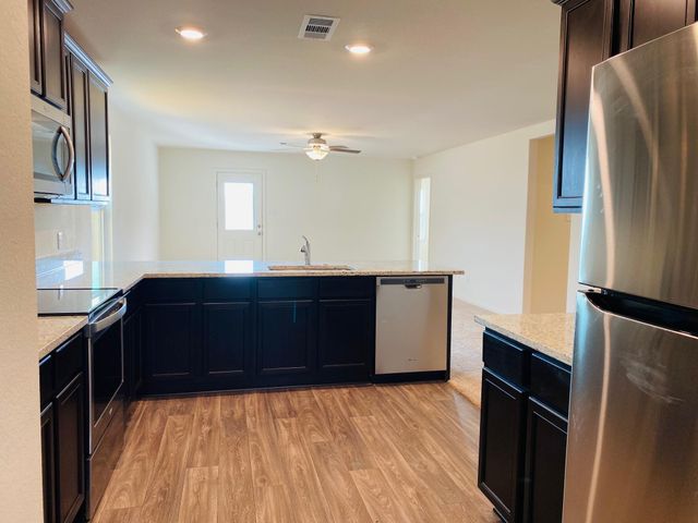 1017 Riverdale CV, Jarrell, TX 76537