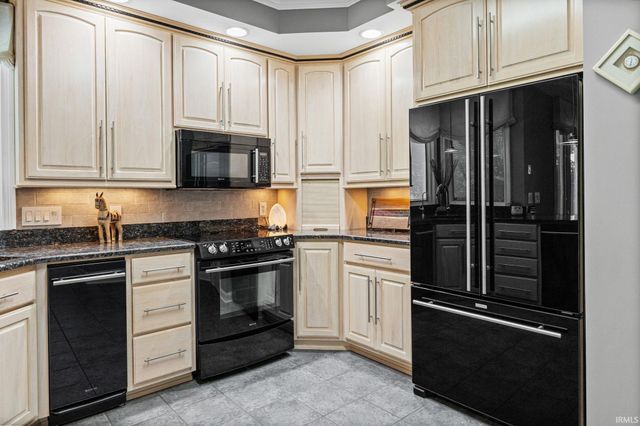 623 Bur Oak W Court, Lafayette, IN 47909