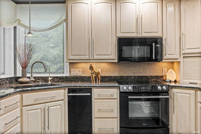 623 Bur Oak W Court, Lafayette, IN 47909
