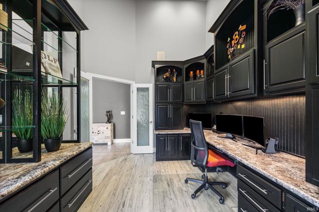 623 Bur Oak W Court, Lafayette, IN 47909