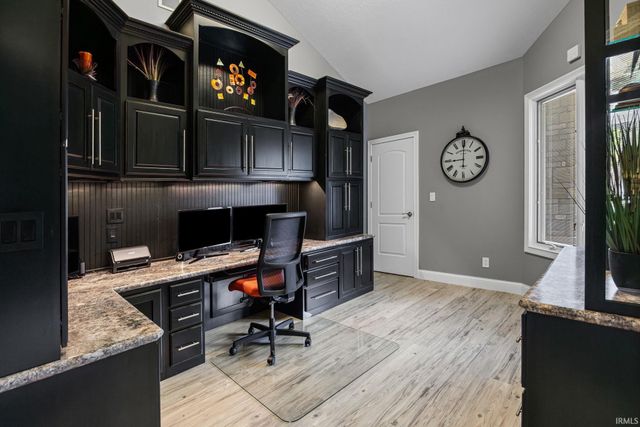 623 Bur Oak W Court, Lafayette, IN 47909