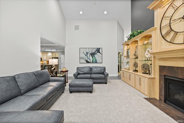 623 Bur Oak W Court, Lafayette, IN 47909