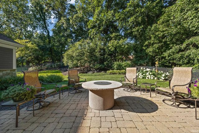 623 Bur Oak W Court, Lafayette, IN 47909