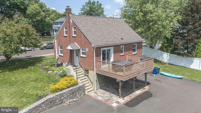 248 N 3RD ST, Perkasie, PA 18944